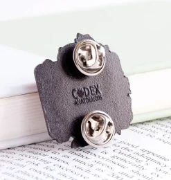 Erste-Hilfe-Kasten - Emaille Pin | Codex Anatomicus Clearance