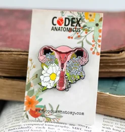 Gebärmutter mit Blumen - Emaille Pin | Codex Anatomicus Sale