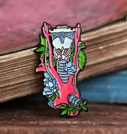 Kehlkopf, Aorta und Schilddrüse - Emaille Pin | Codex Anatomicus Outlet