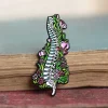 Rücken mit Blumen - Emaille Pin | Codex Anatomicus Best