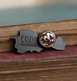 Rücken mit Blumen - Emaille Pin | Codex Anatomicus Best