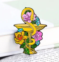 Schale der Hygieia - Emaille Pin | Codex Anatomicus Discount